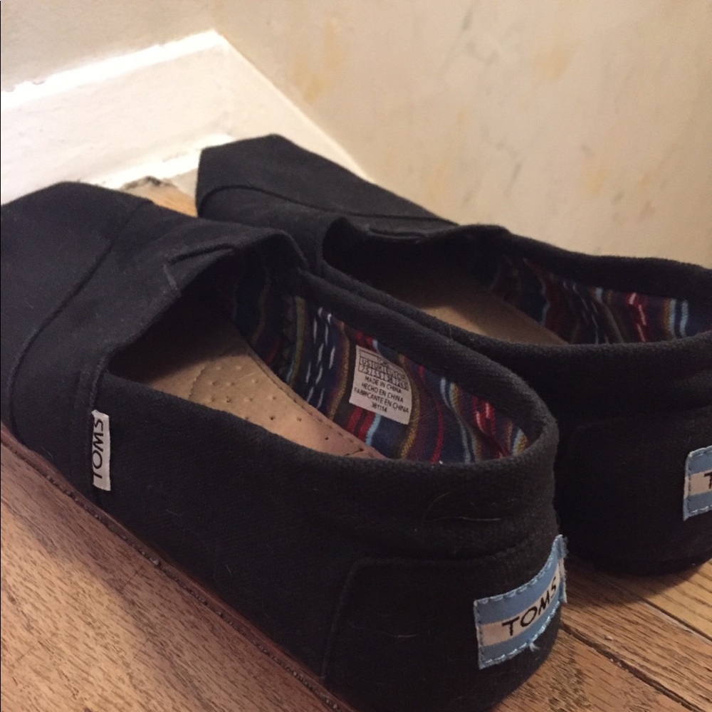 Black Toms Flats Size 7